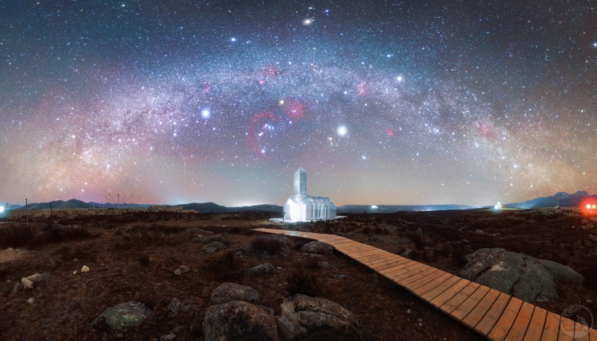 “无影”教堂冬季银河拱桥