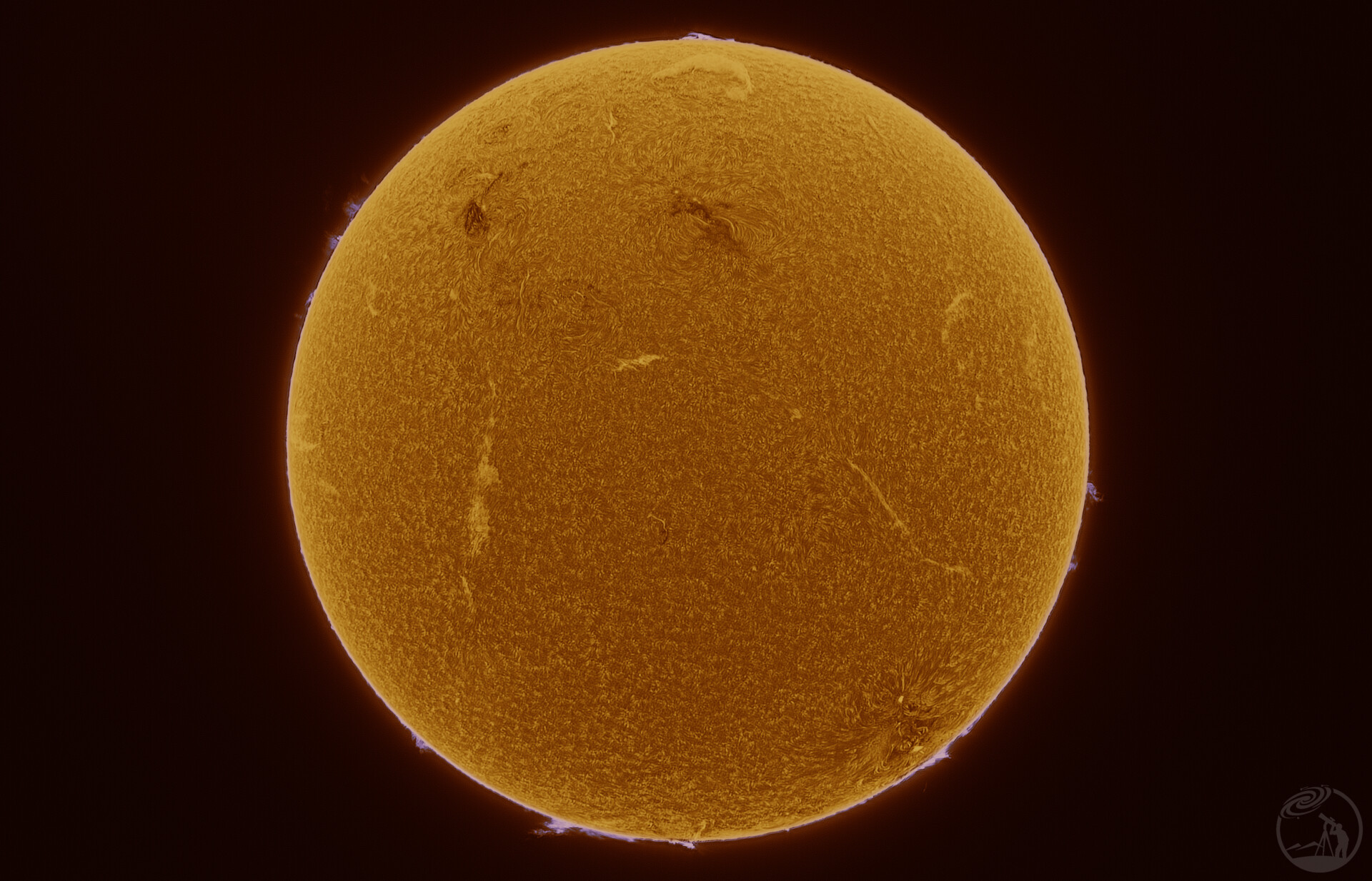 日珥镜下的太阳