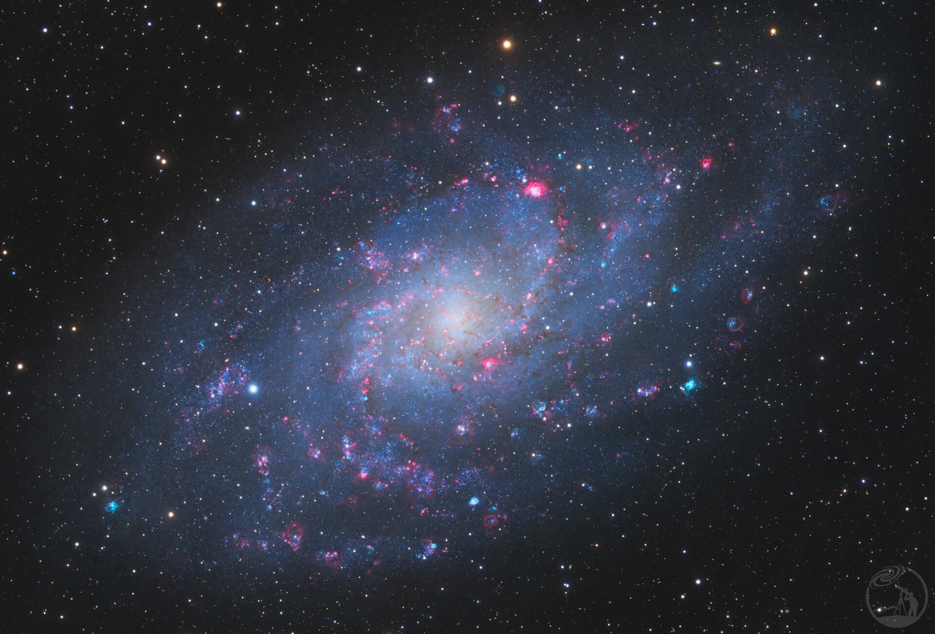 M33三角星系
