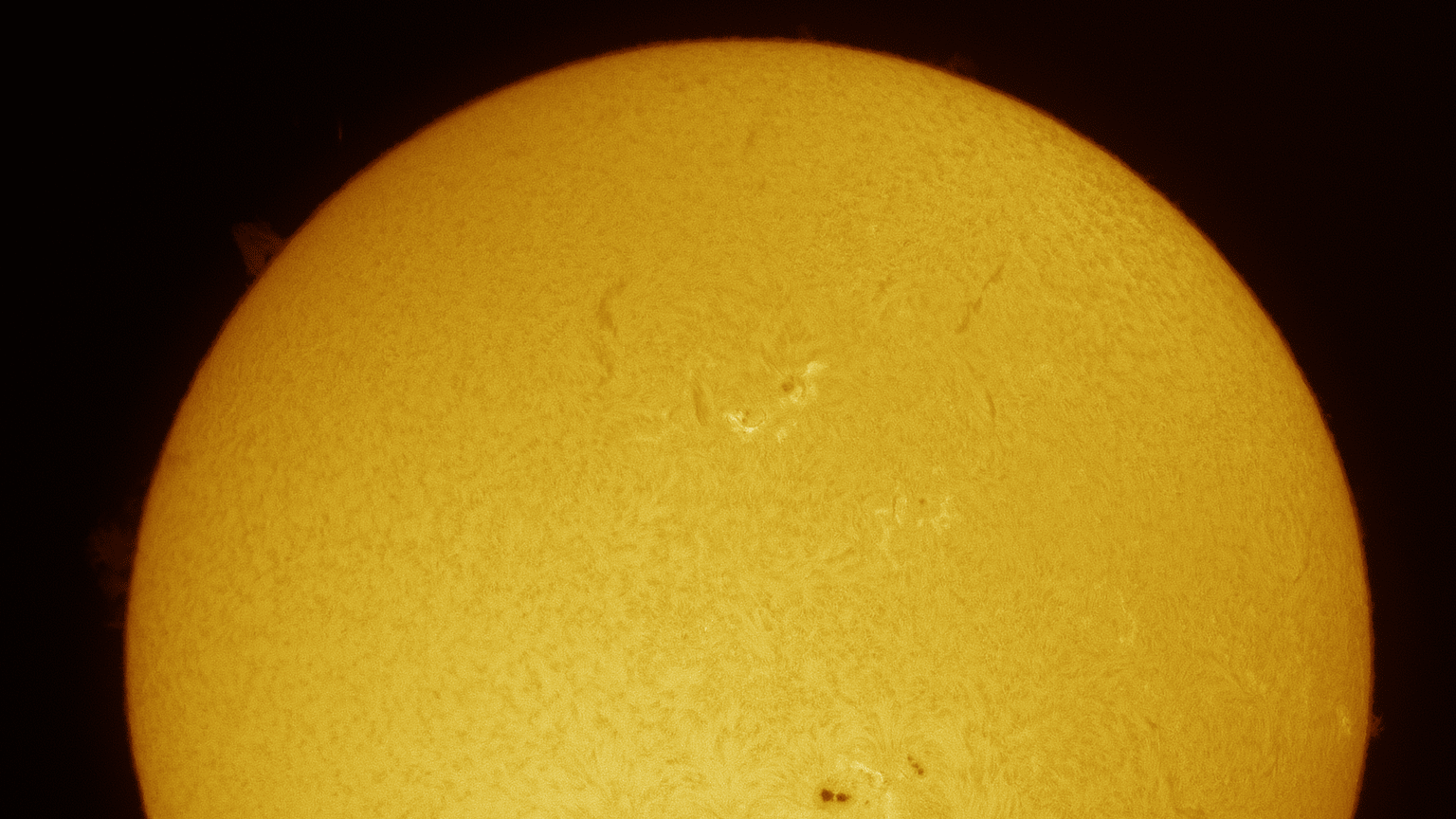 737凌日与黑子群4299