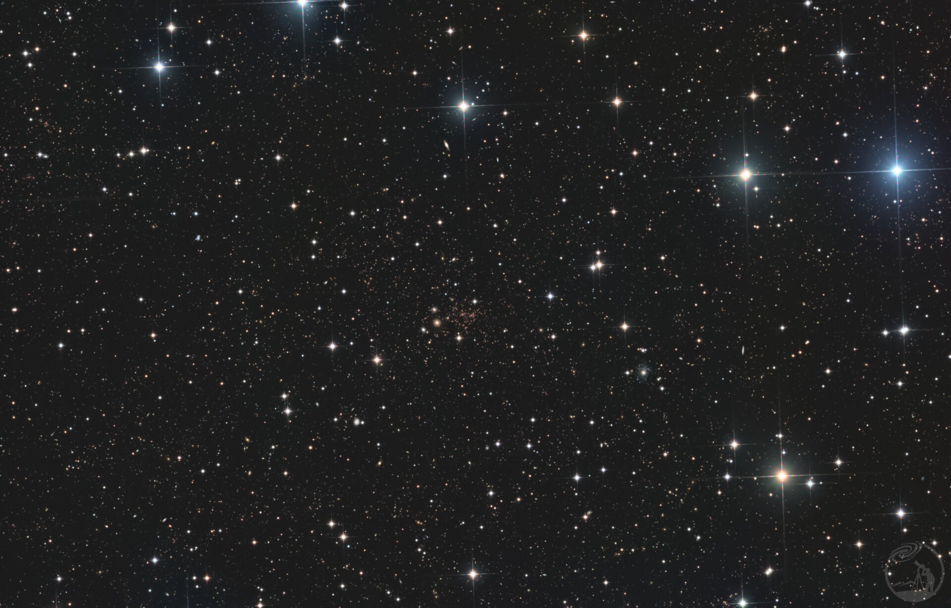 大质量星系团Abell370的引力透镜