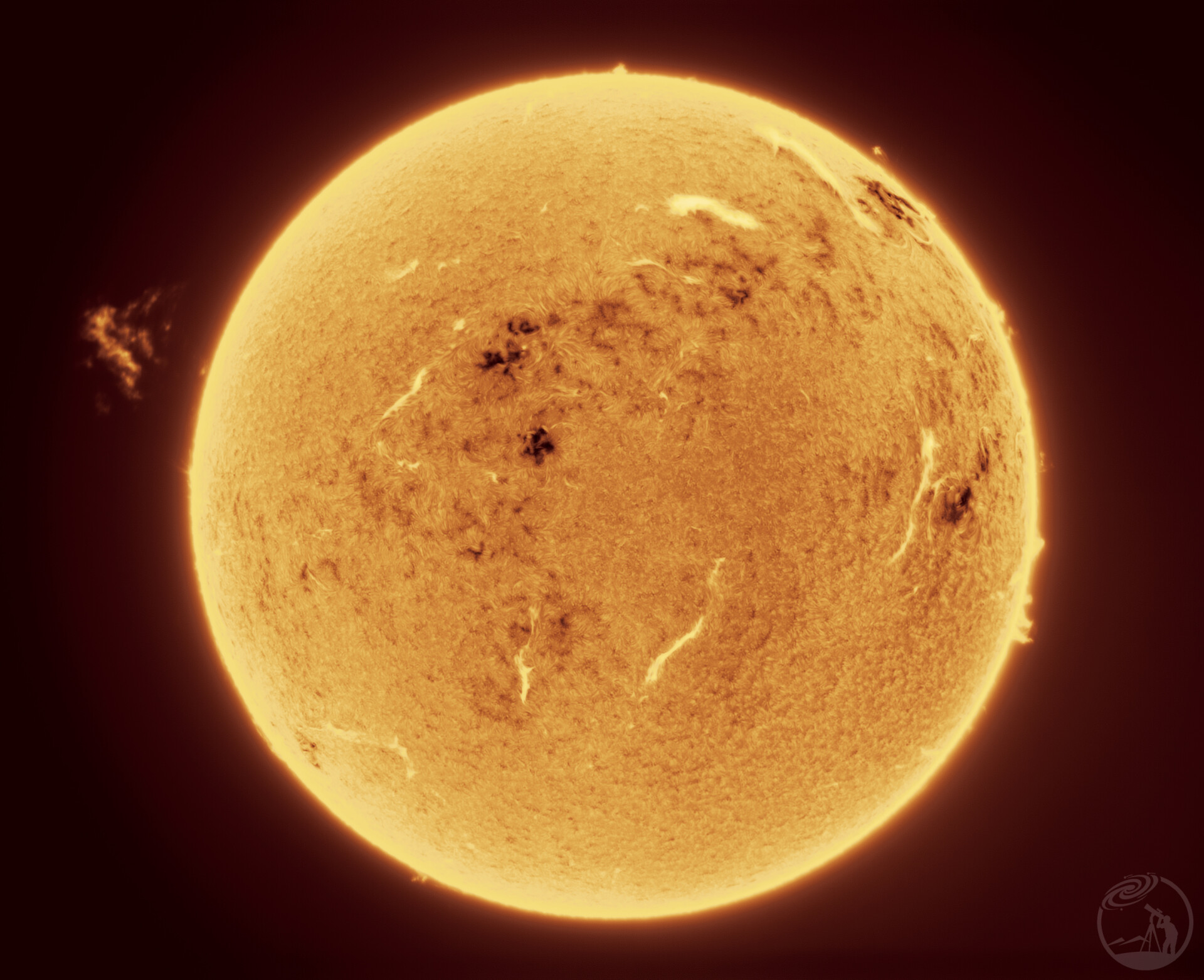 巨大日珥脱离太阳