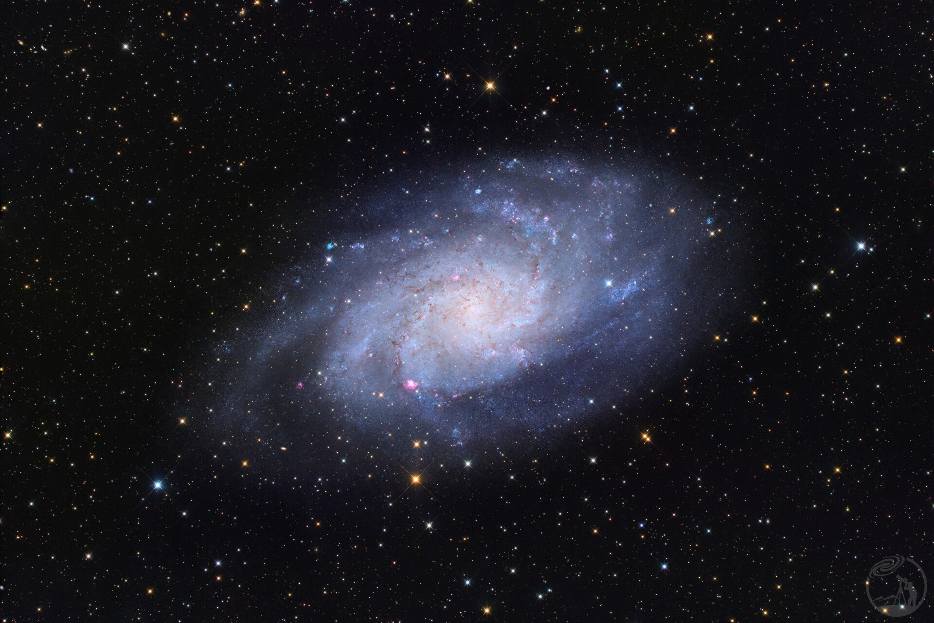 M33三角座星系