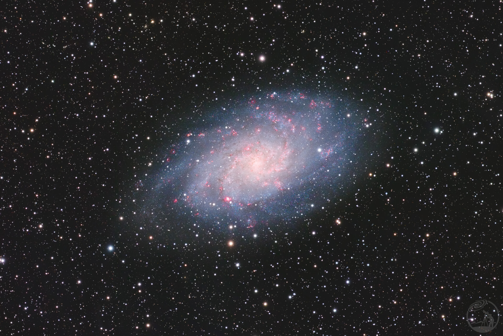 M33 三角星系