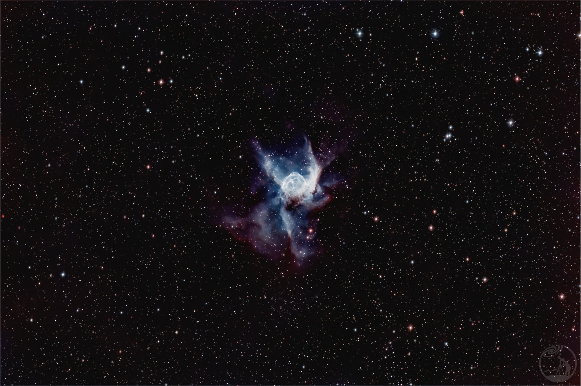 八级区NGC2359雷神的头盔