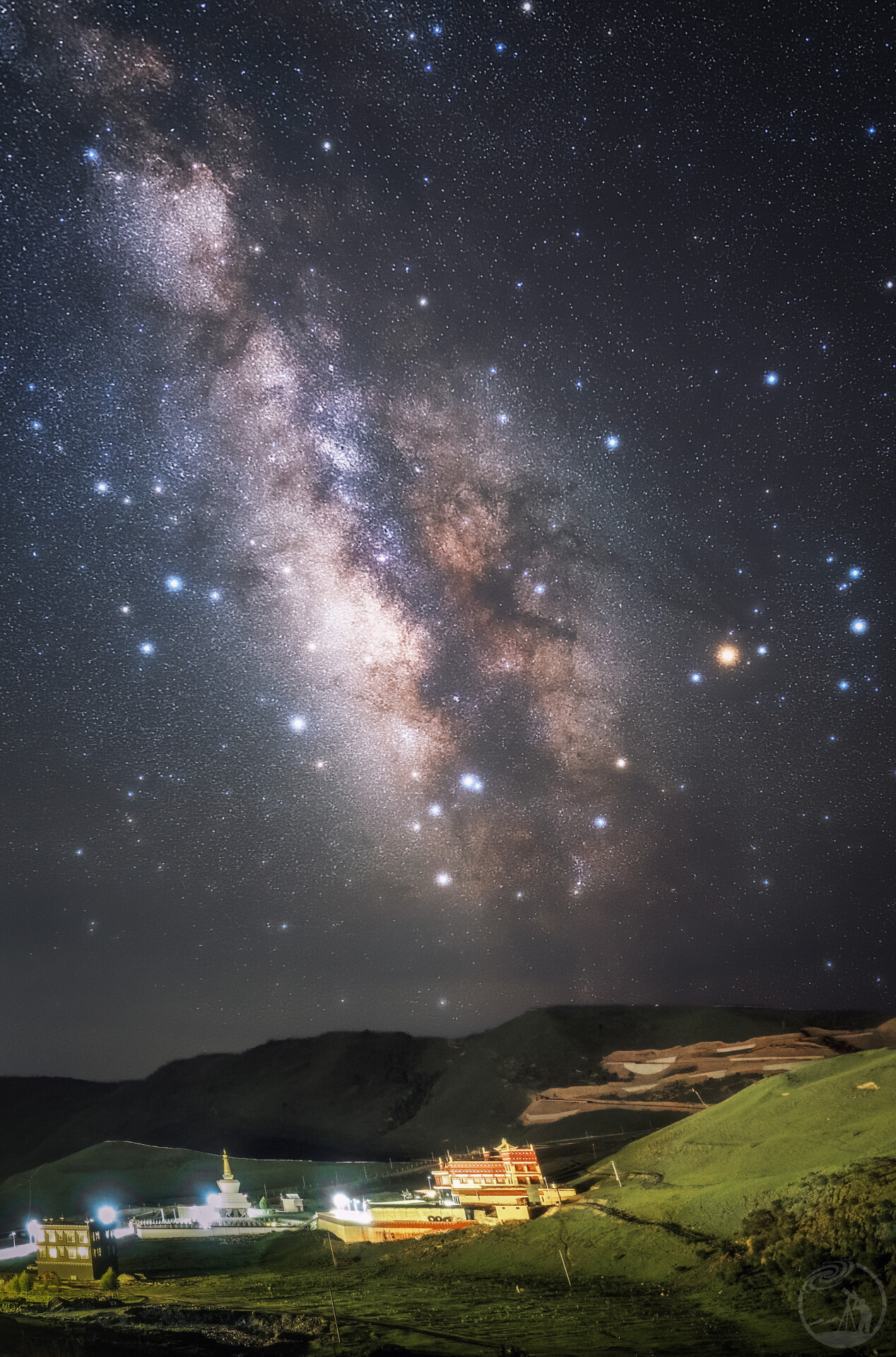 寺庙与银河