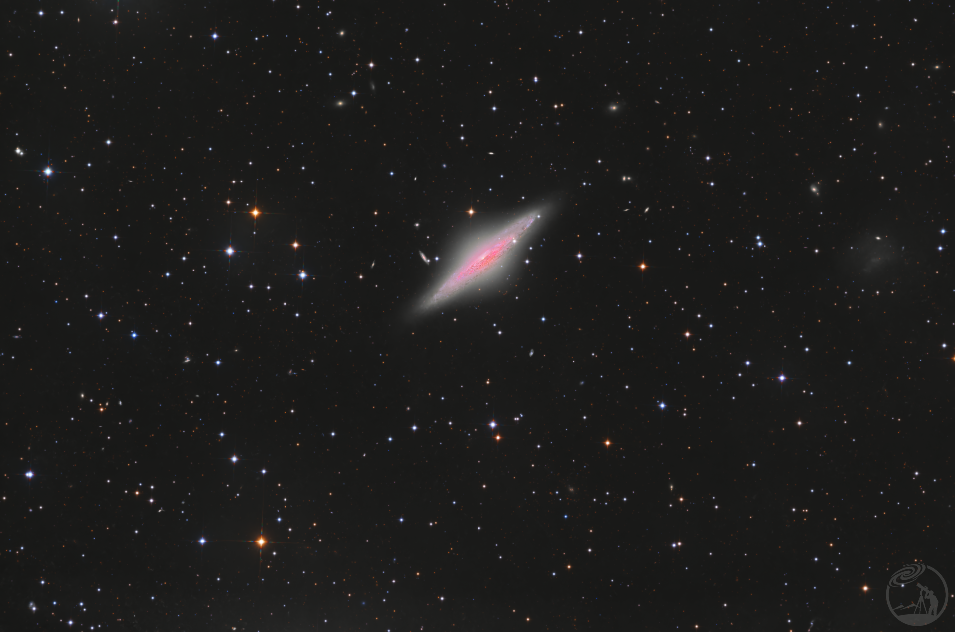 NGC2683UFO星系