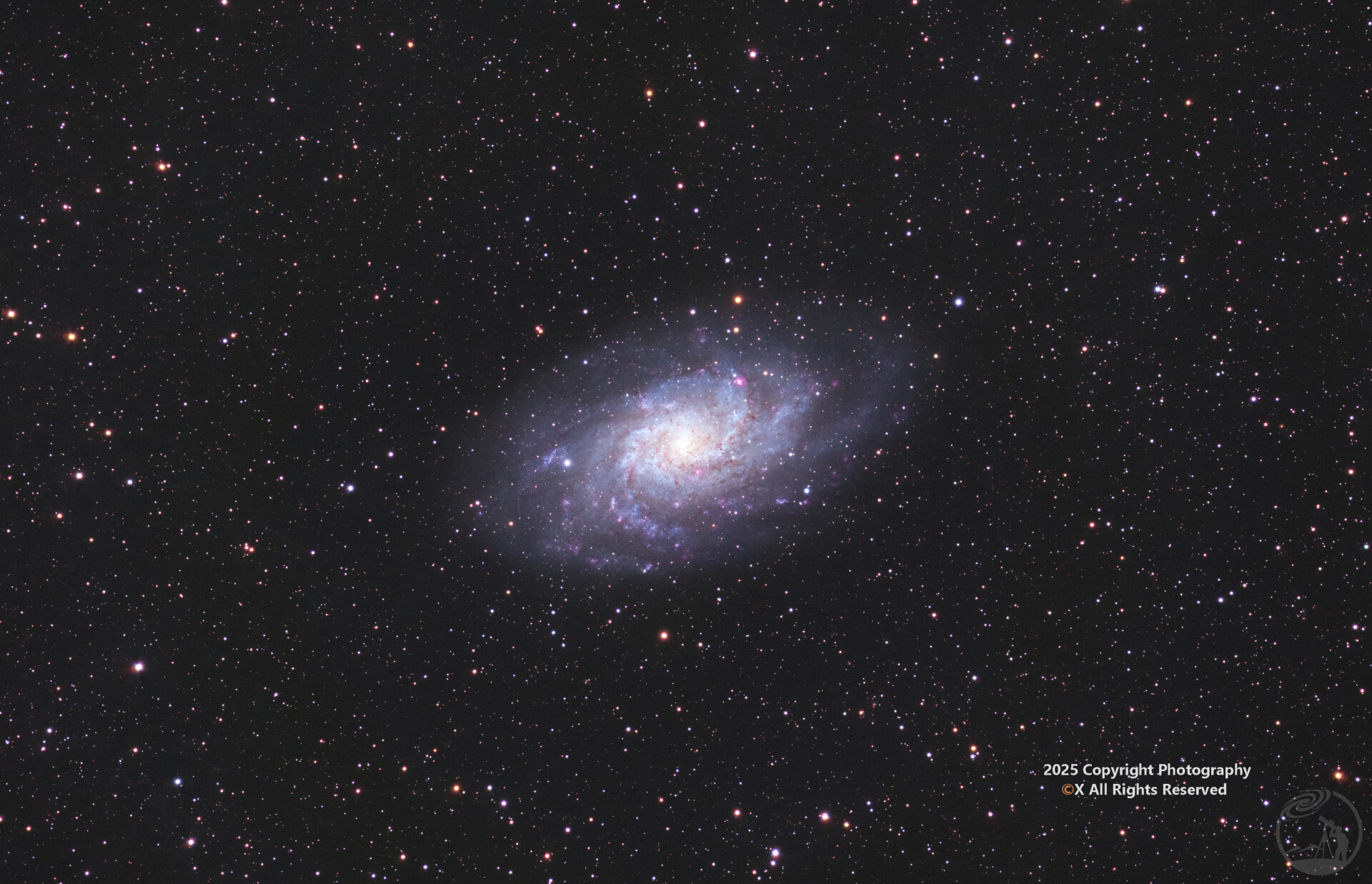 M33三角座星系