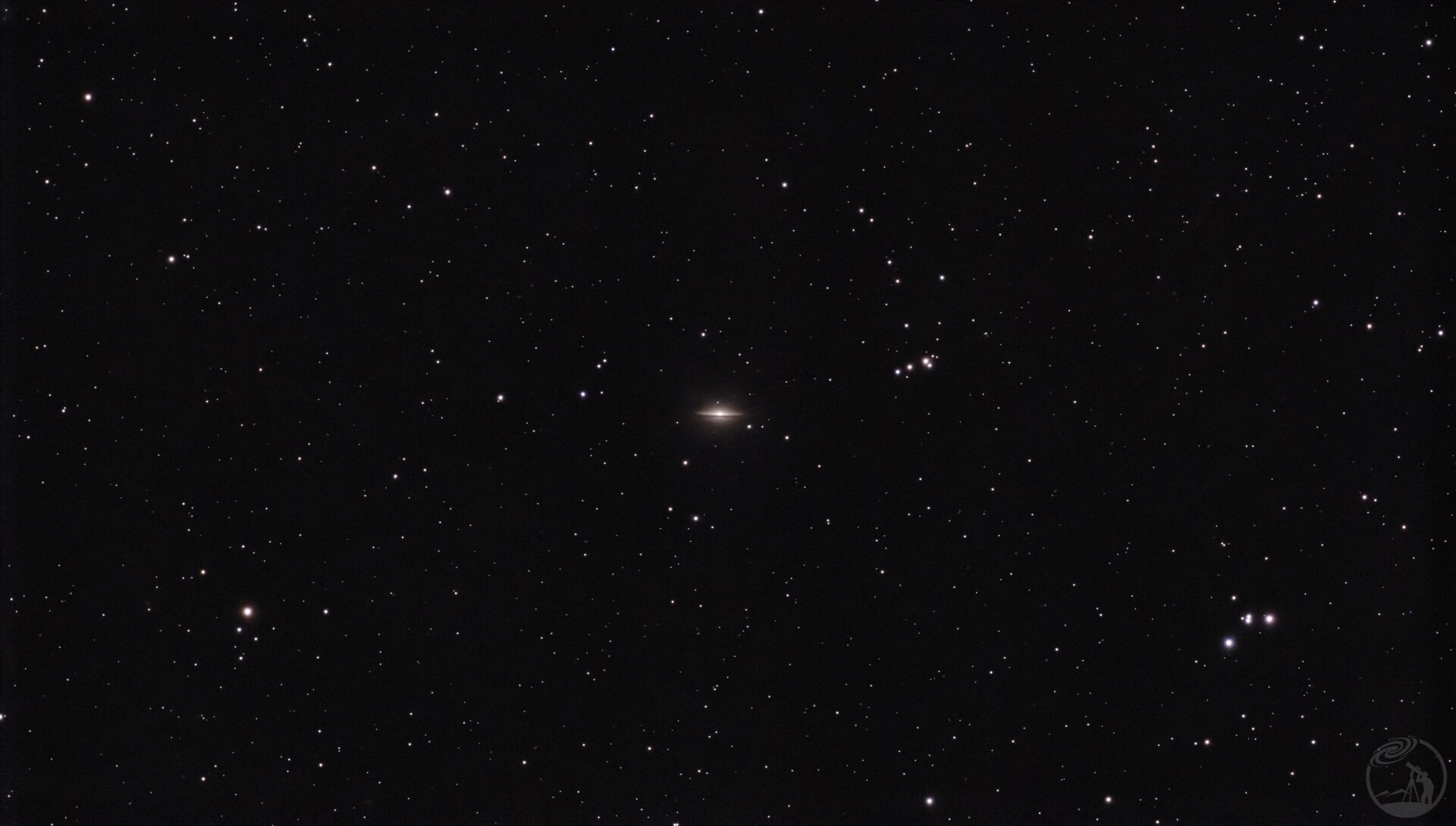 迷你的草帽星系M104