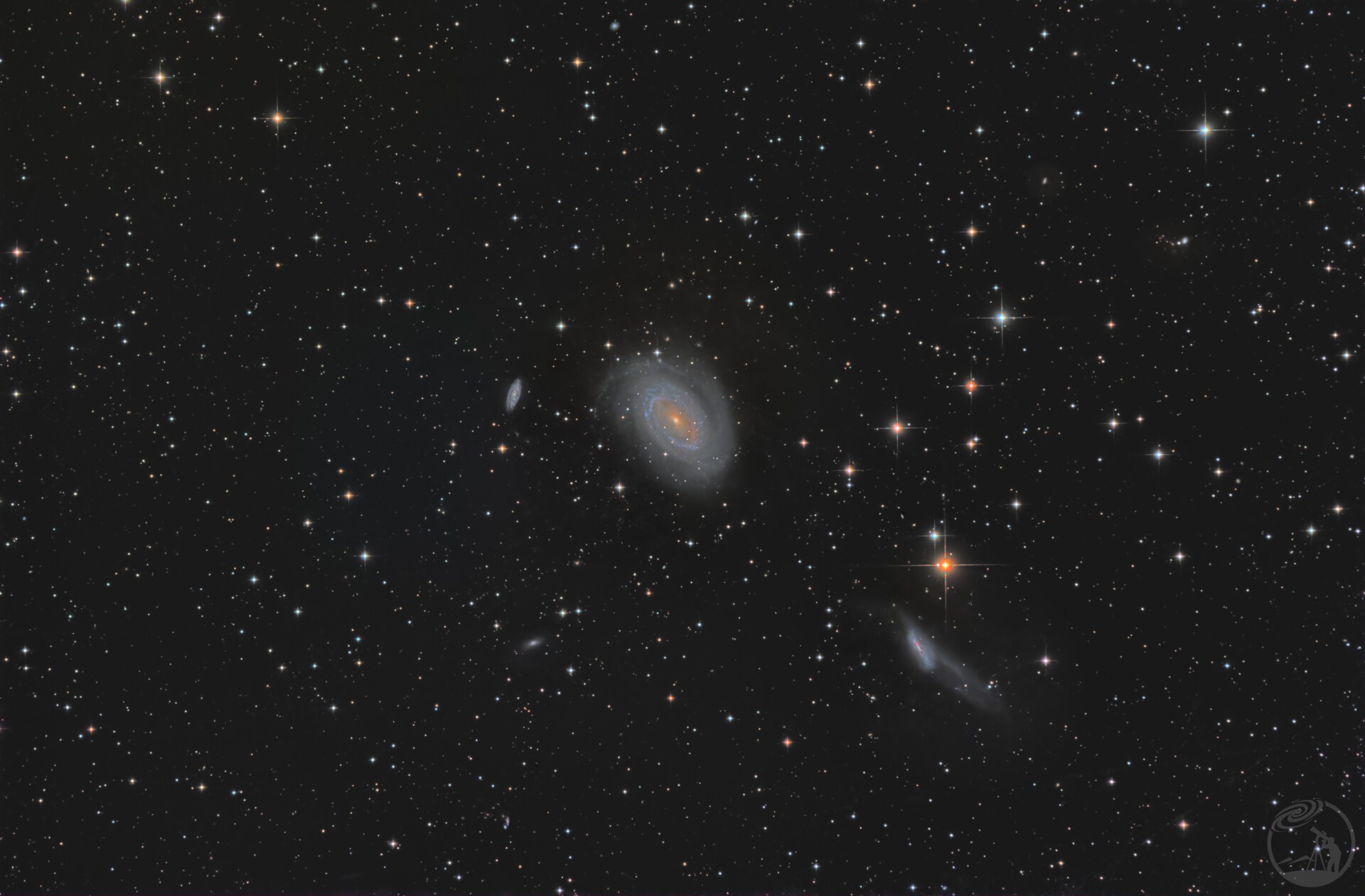 NGC4725
