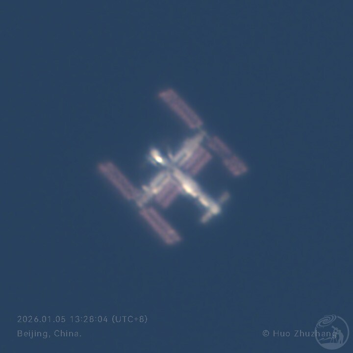 中国空间站（白天跟踪拍摄）