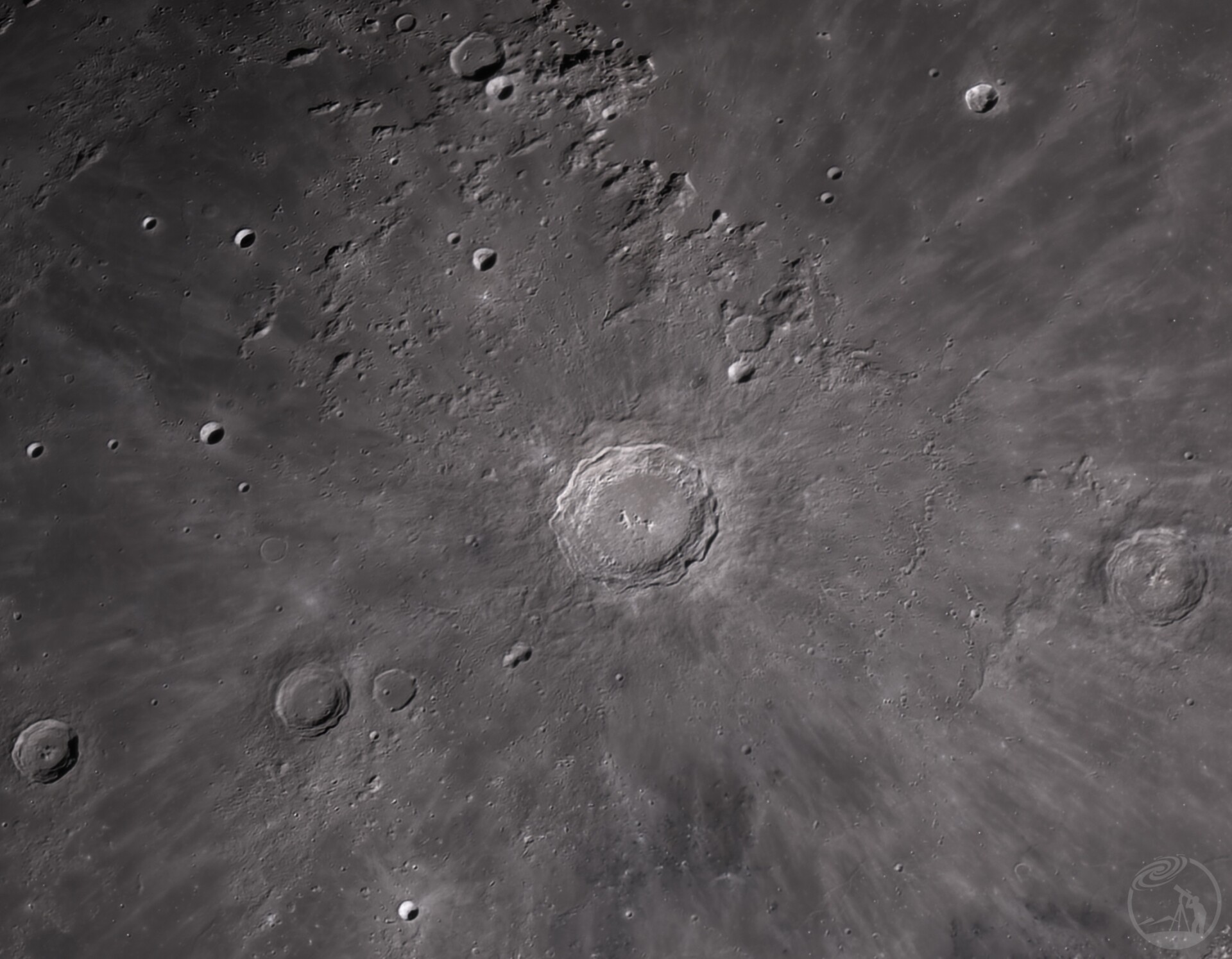 迤沙拉的85.9%盈凸月