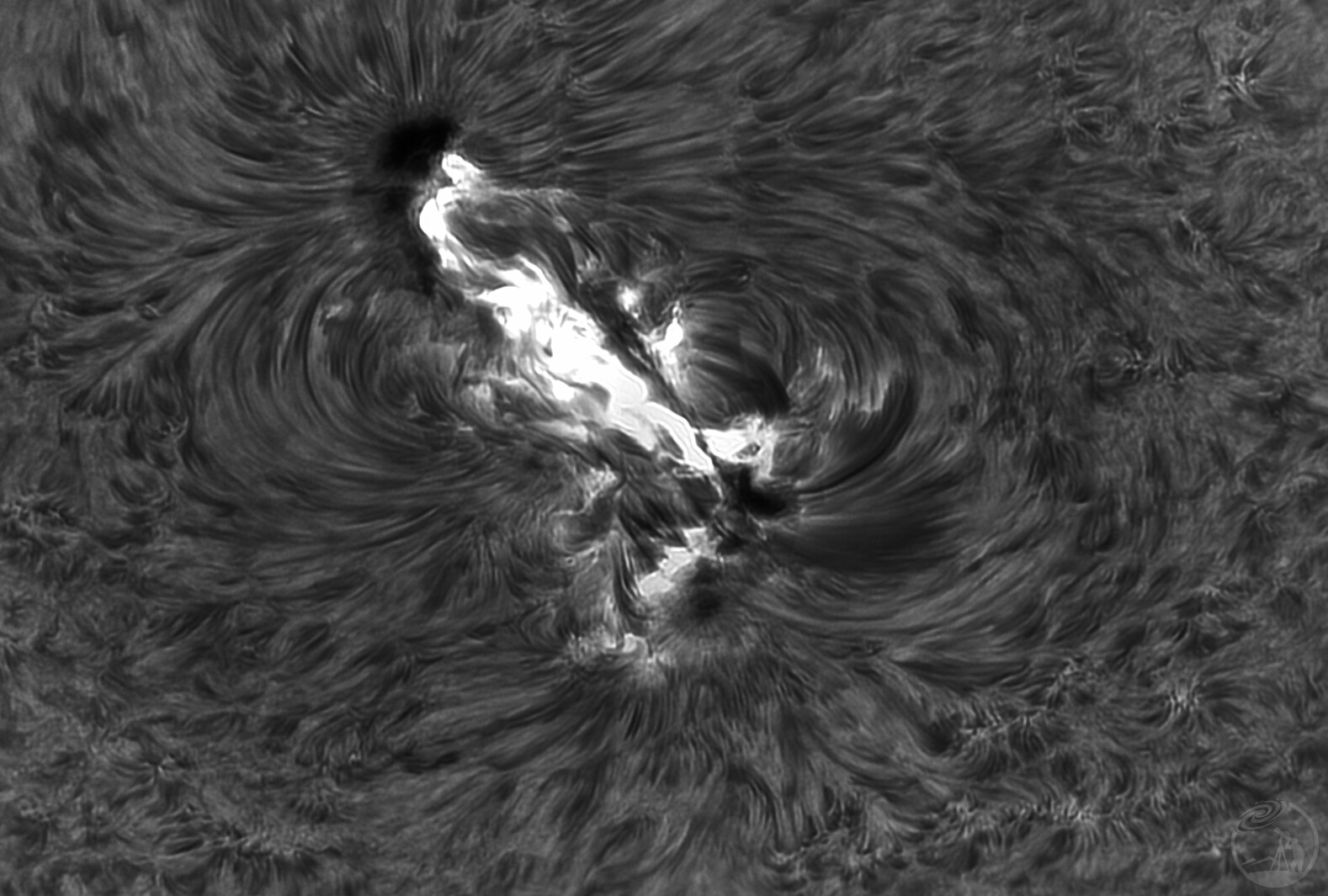 太阳黑子AR4366 X级耀斑 02-02