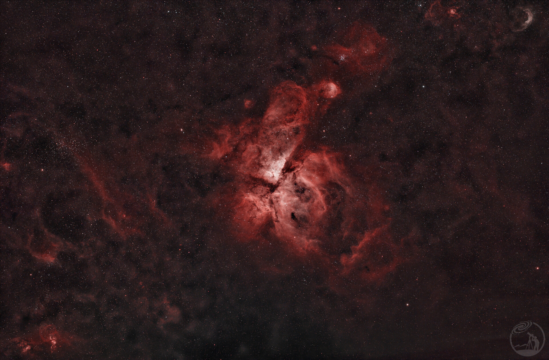 北半球拍摄的船底座大星云