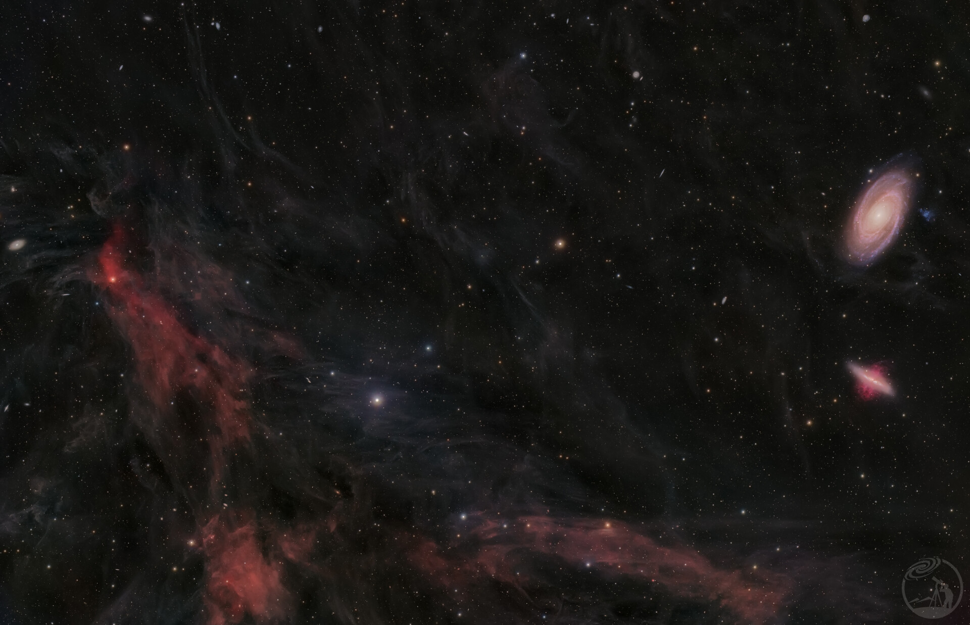 m81、m82旁边的红飘带