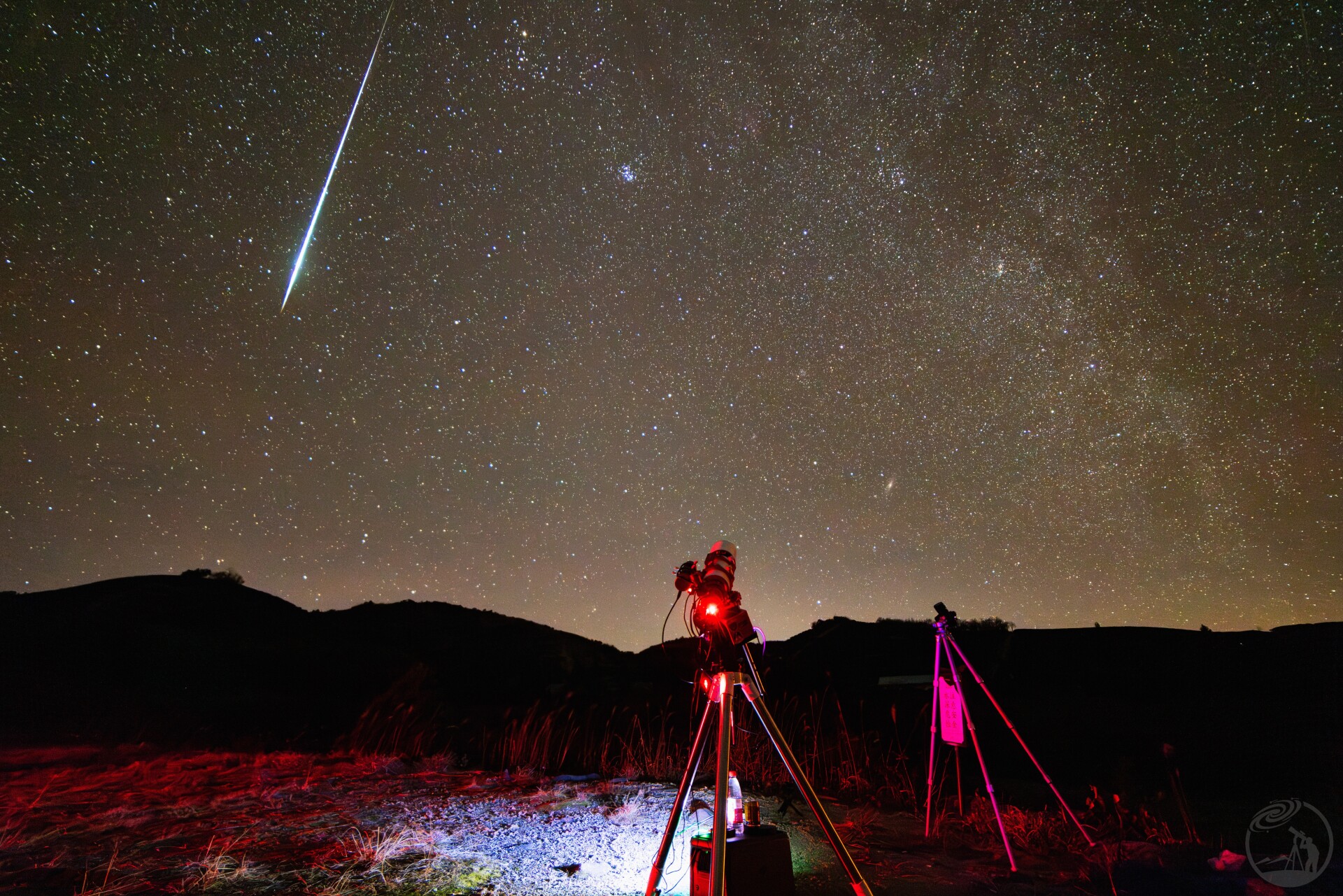 一颗闪亮的双子座火流星