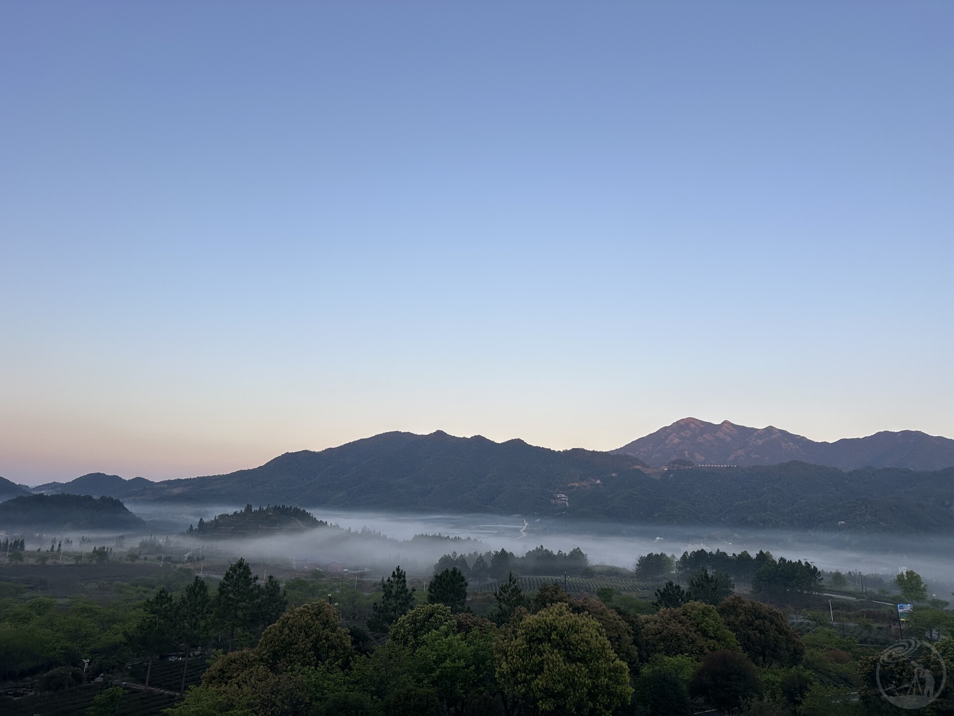 蓝色马头与星空调色盘