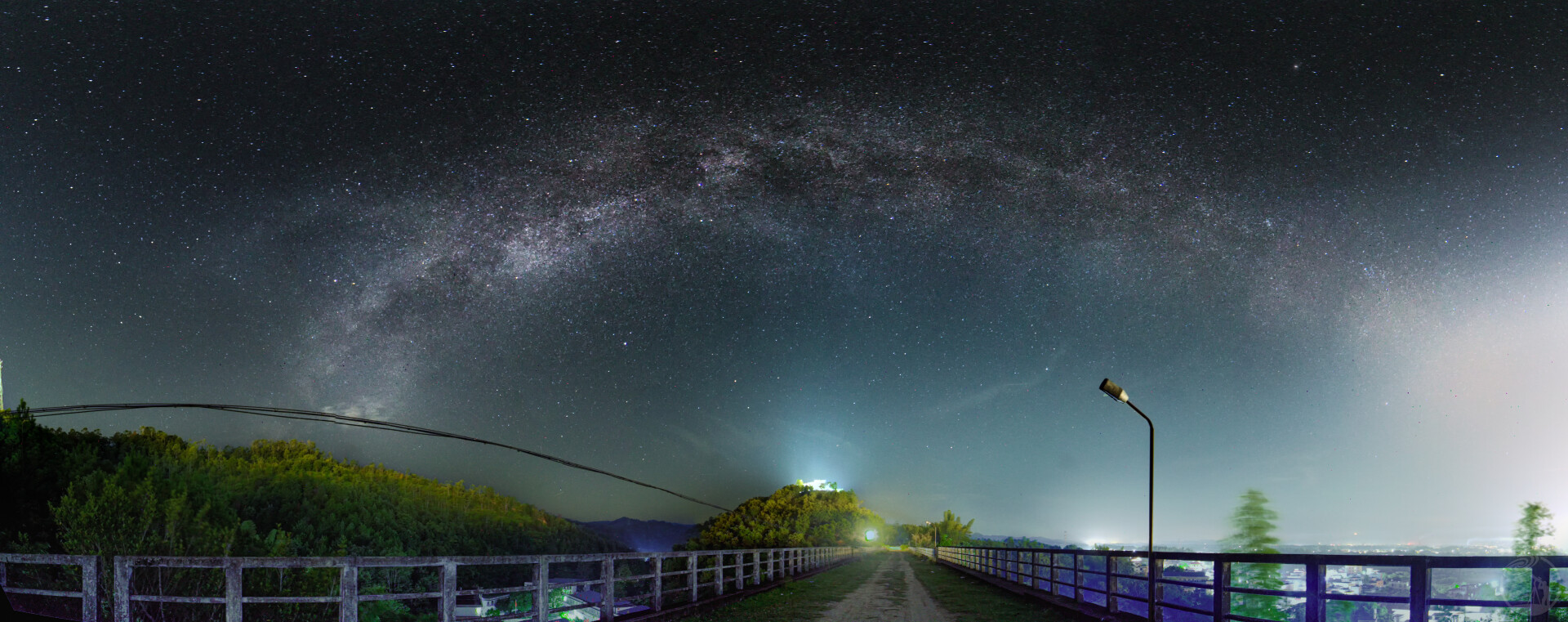 山野之上，银河落满桥