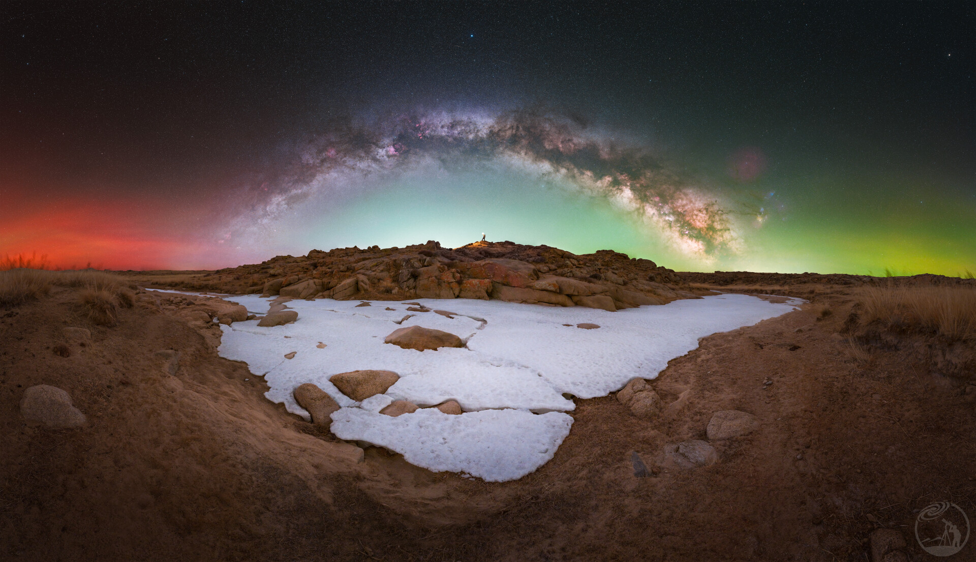 春启冬痕：白云鄂博春分后的银河