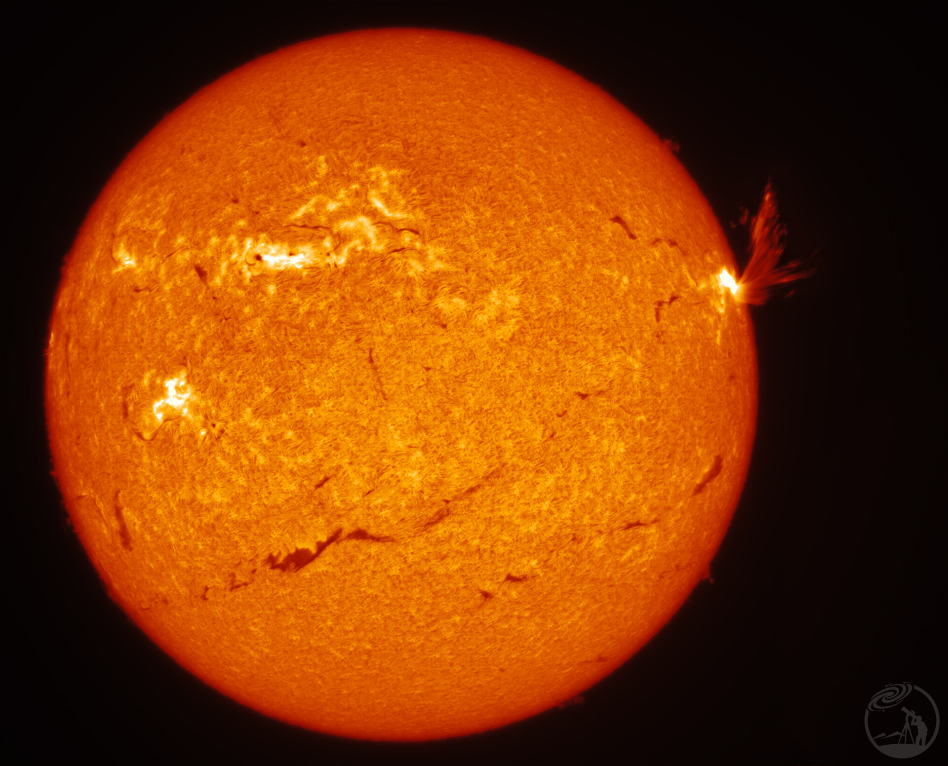 X2.52级大耀斑超级日珥喷发