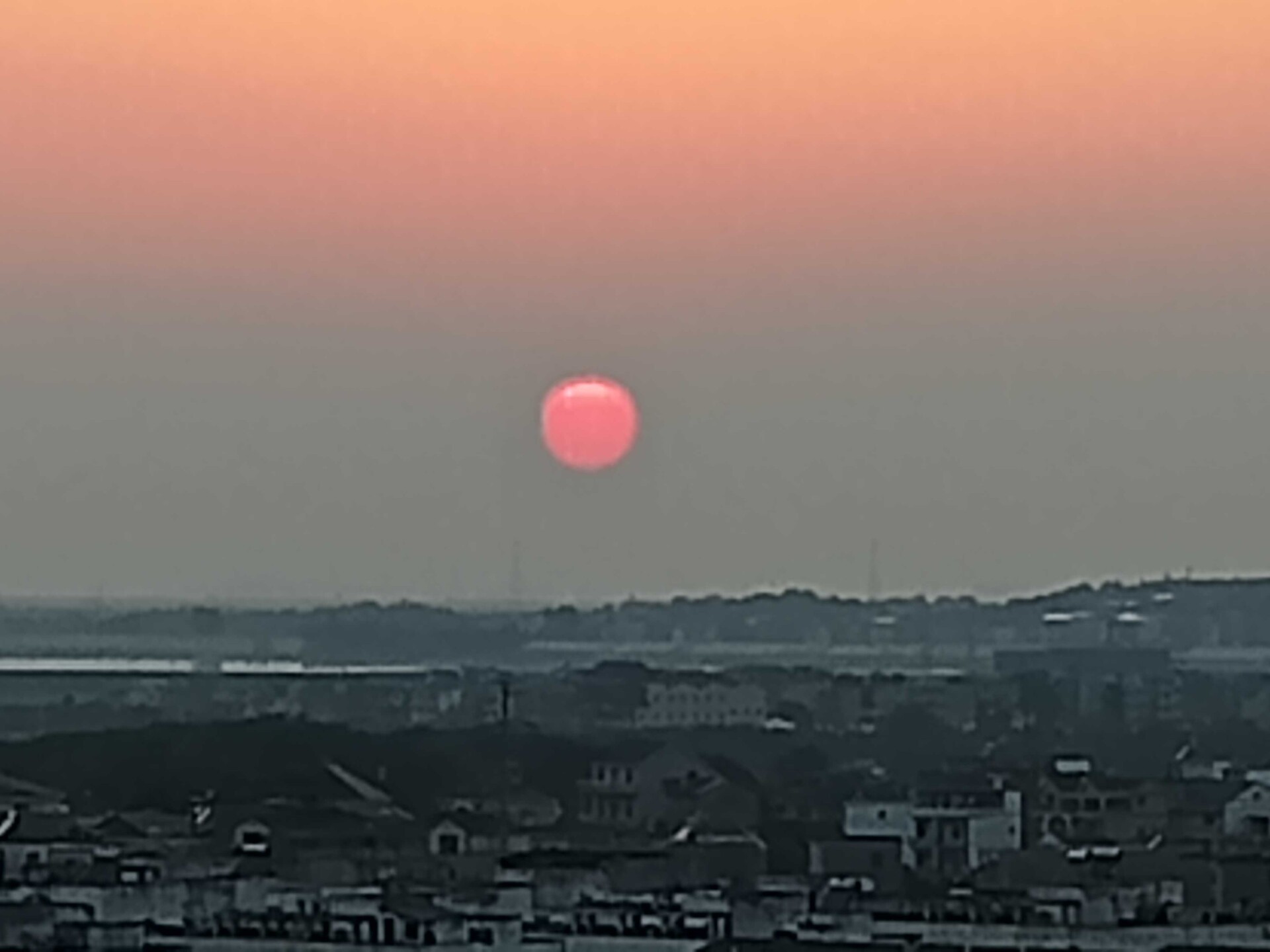 晴空落日