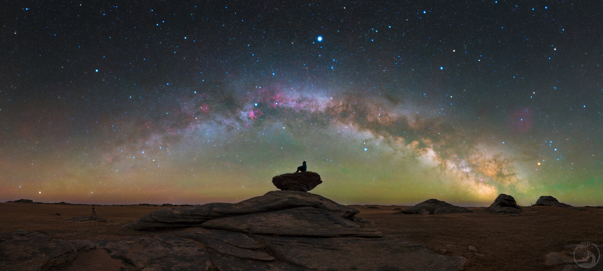 在大地的摇篮中仰望星空