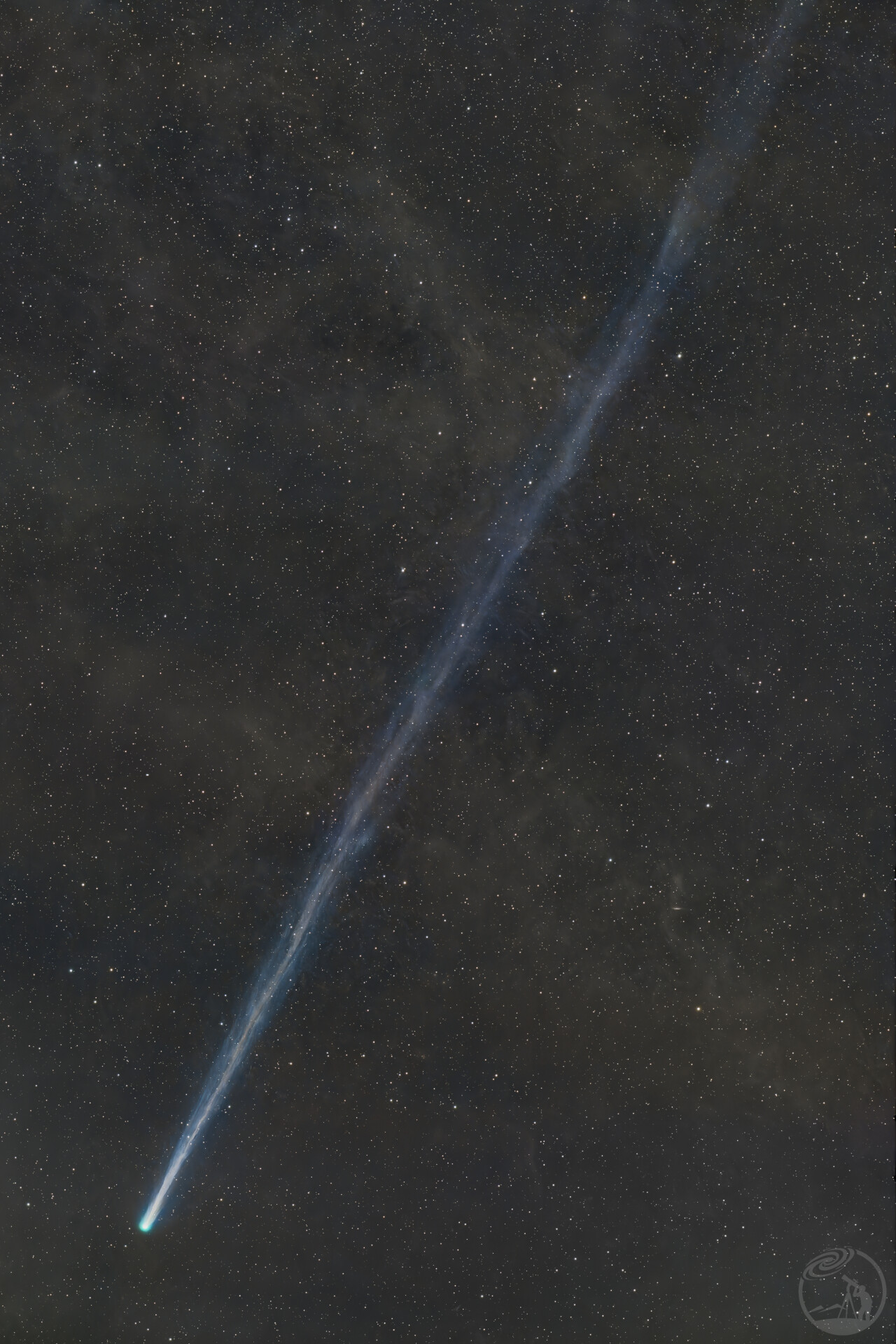 暗云中的R3彗星