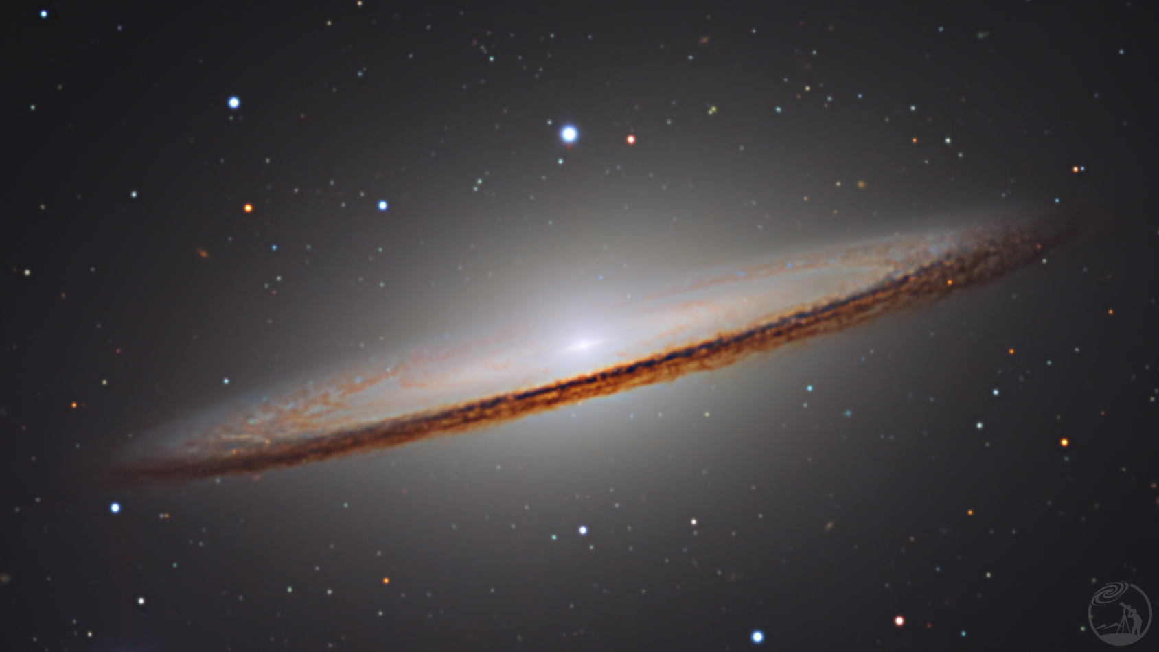 一米镜下的 M104 草帽星系