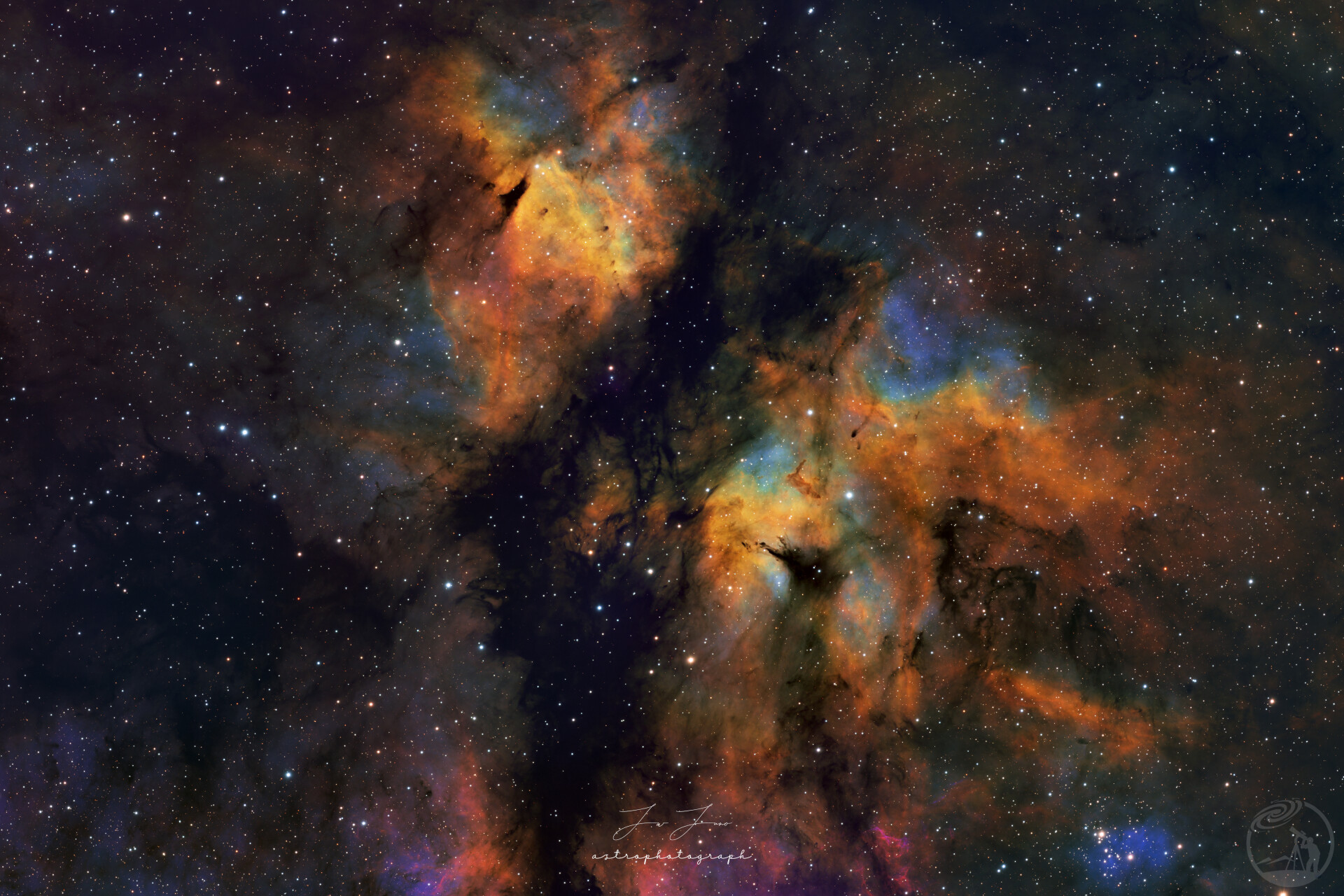 IC 1318 / Barnard 347: "裂隙"、暗云，发光的尘埃
