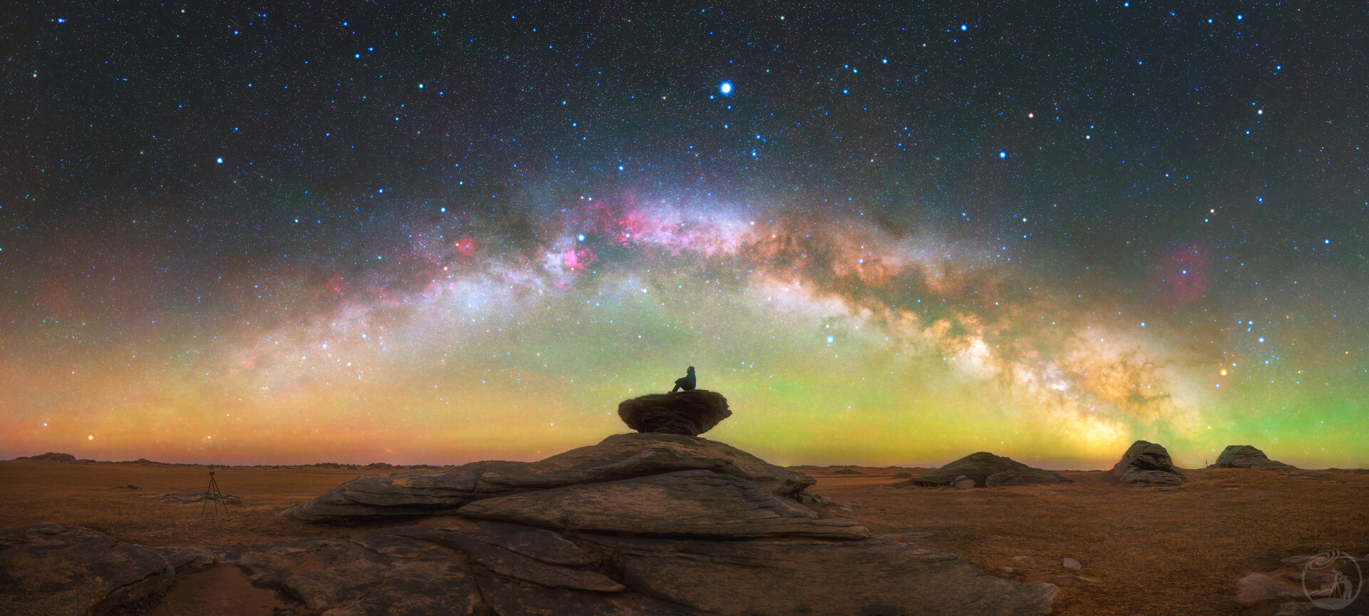 在大地的摇篮中仰望星空