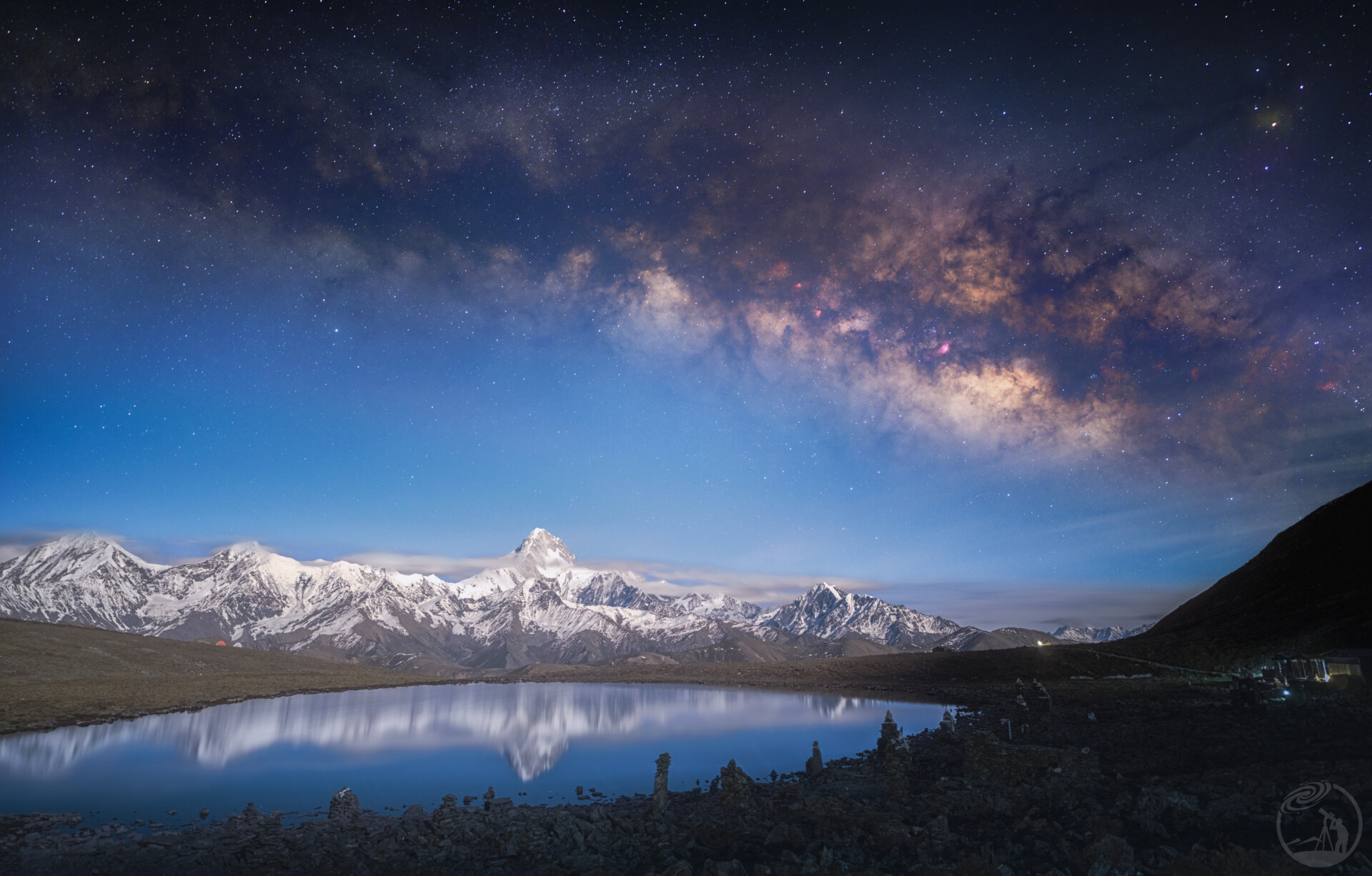 月与星河照贡嘎