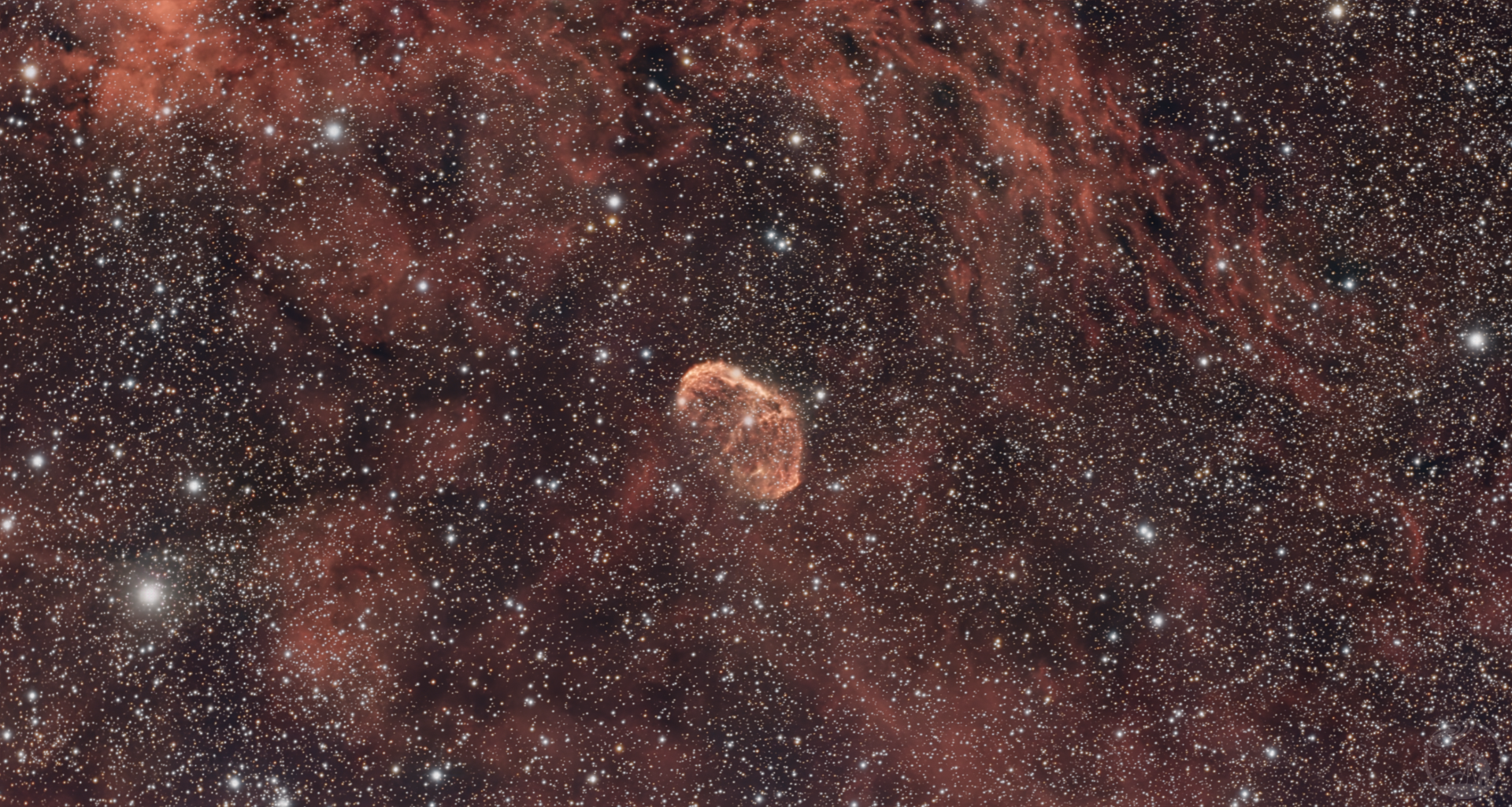 M27眉月星云