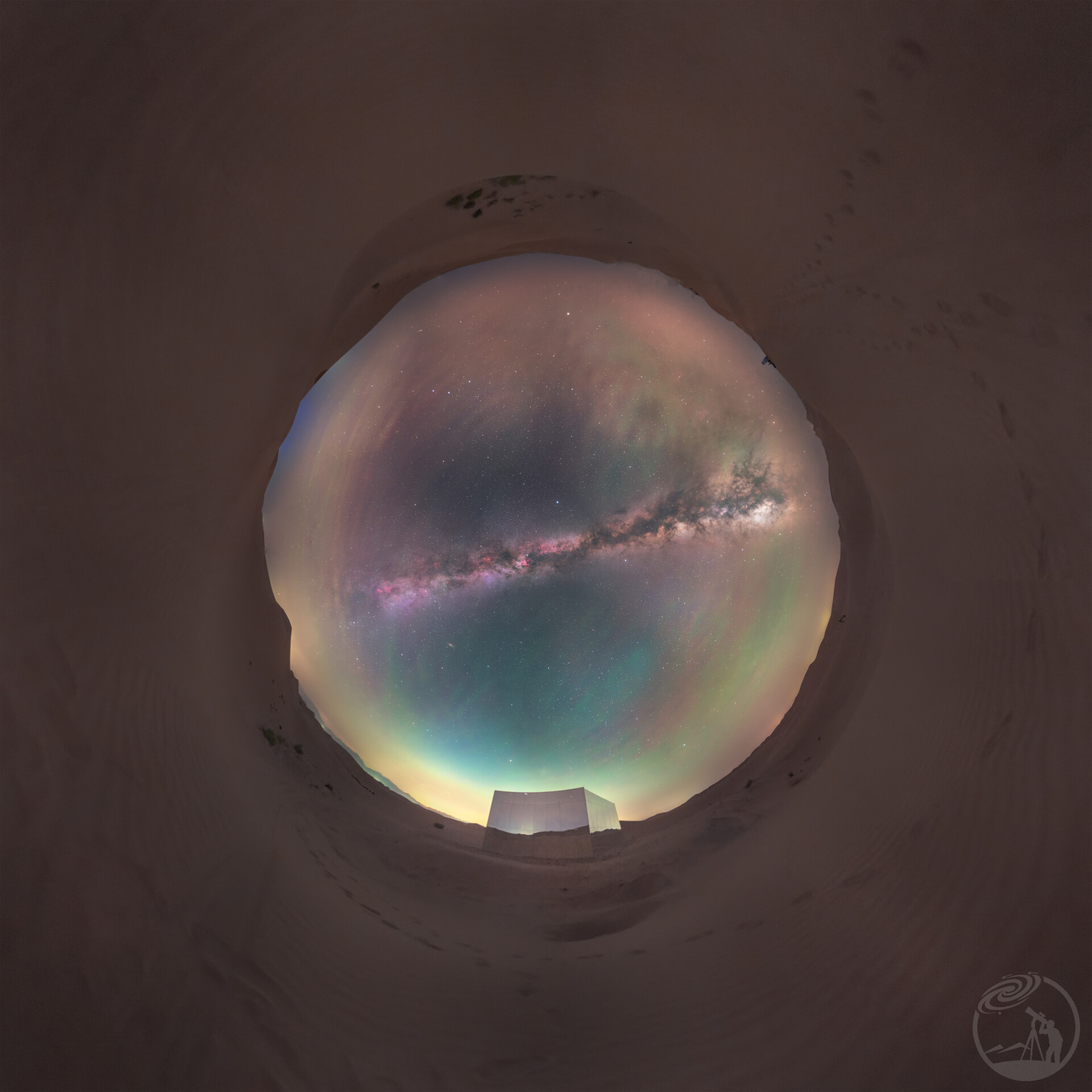 大漠环壁揽星穹
