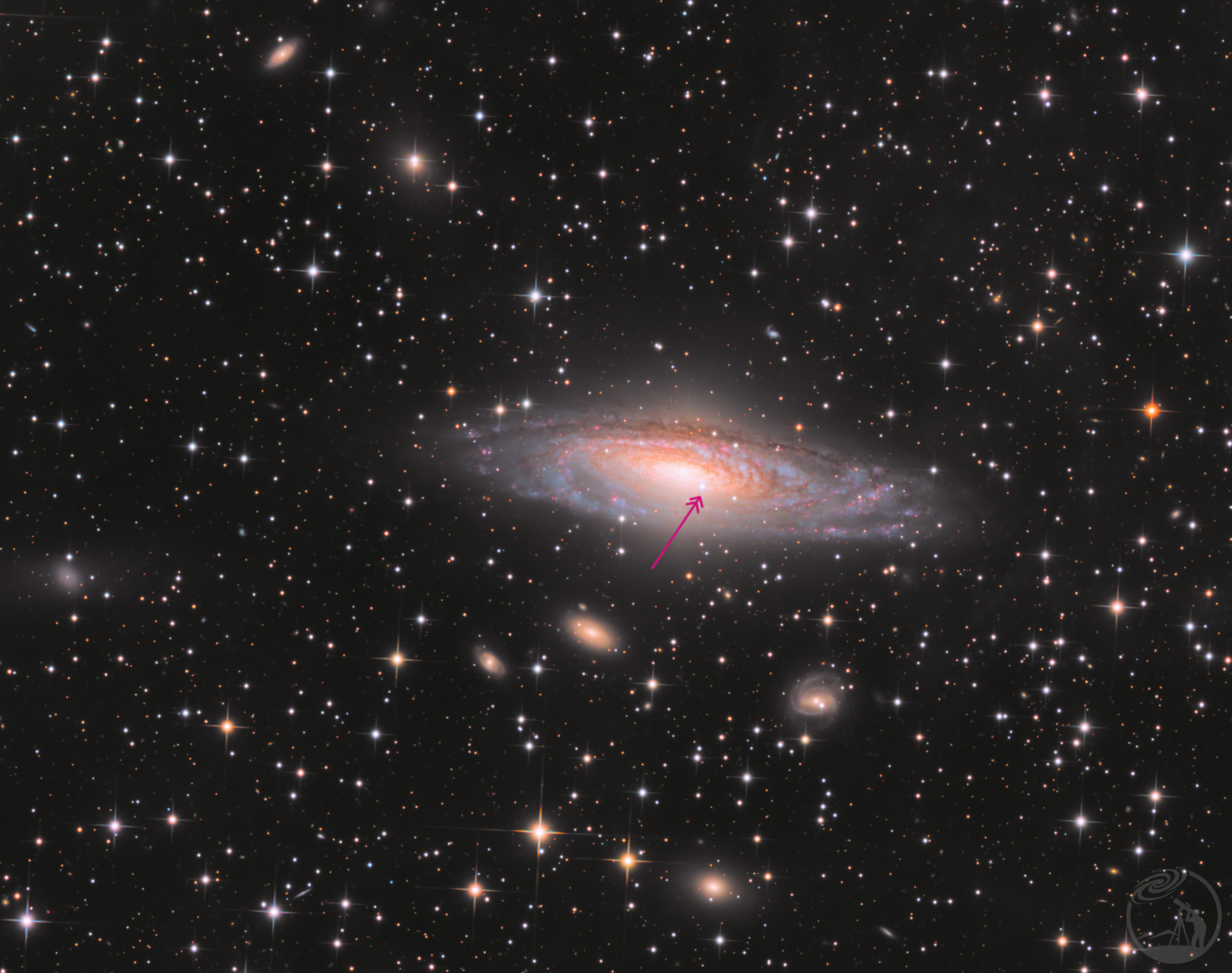 一帧双景：鹿舔星系群、斯蒂芬五重，与正在爆发的 SN 2026aaiv