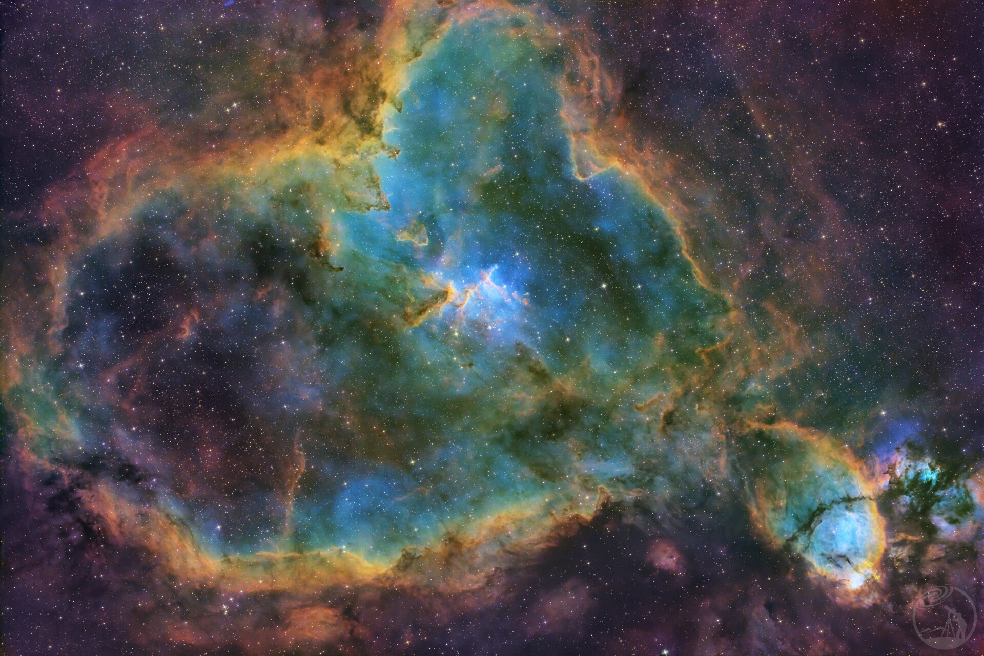 8级区楼顶心脏星云