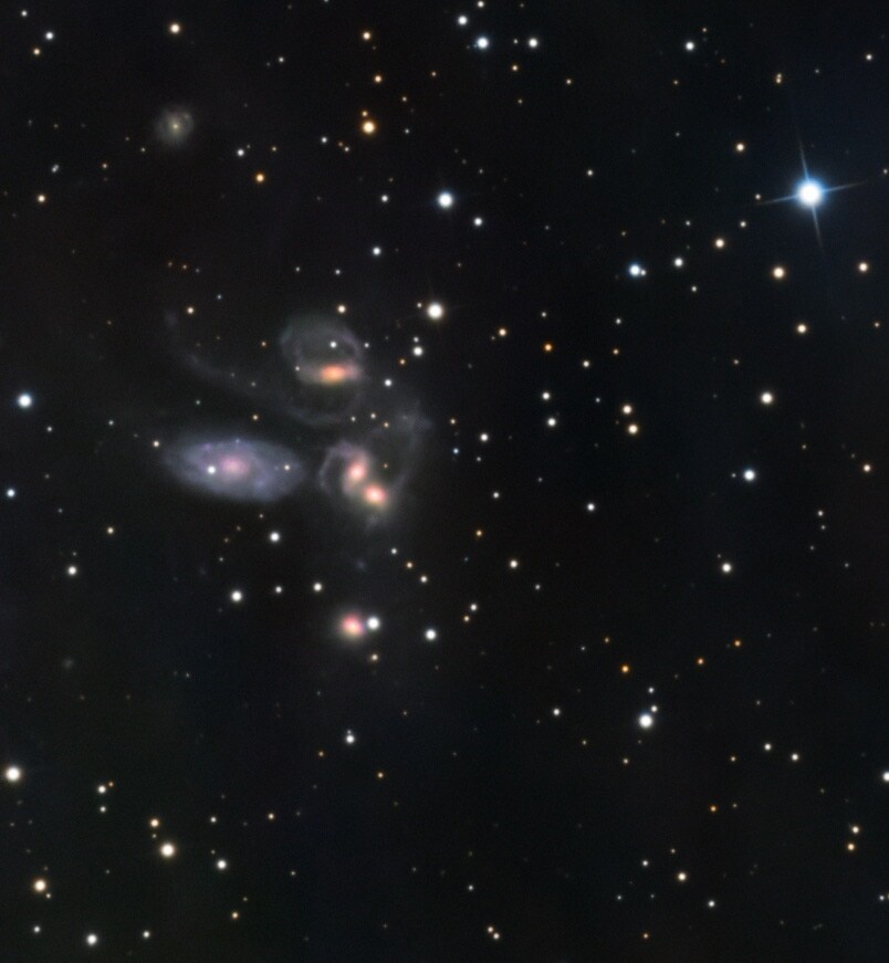 ngc7331鹿舔星系和hcg92史蒂夫五重奏