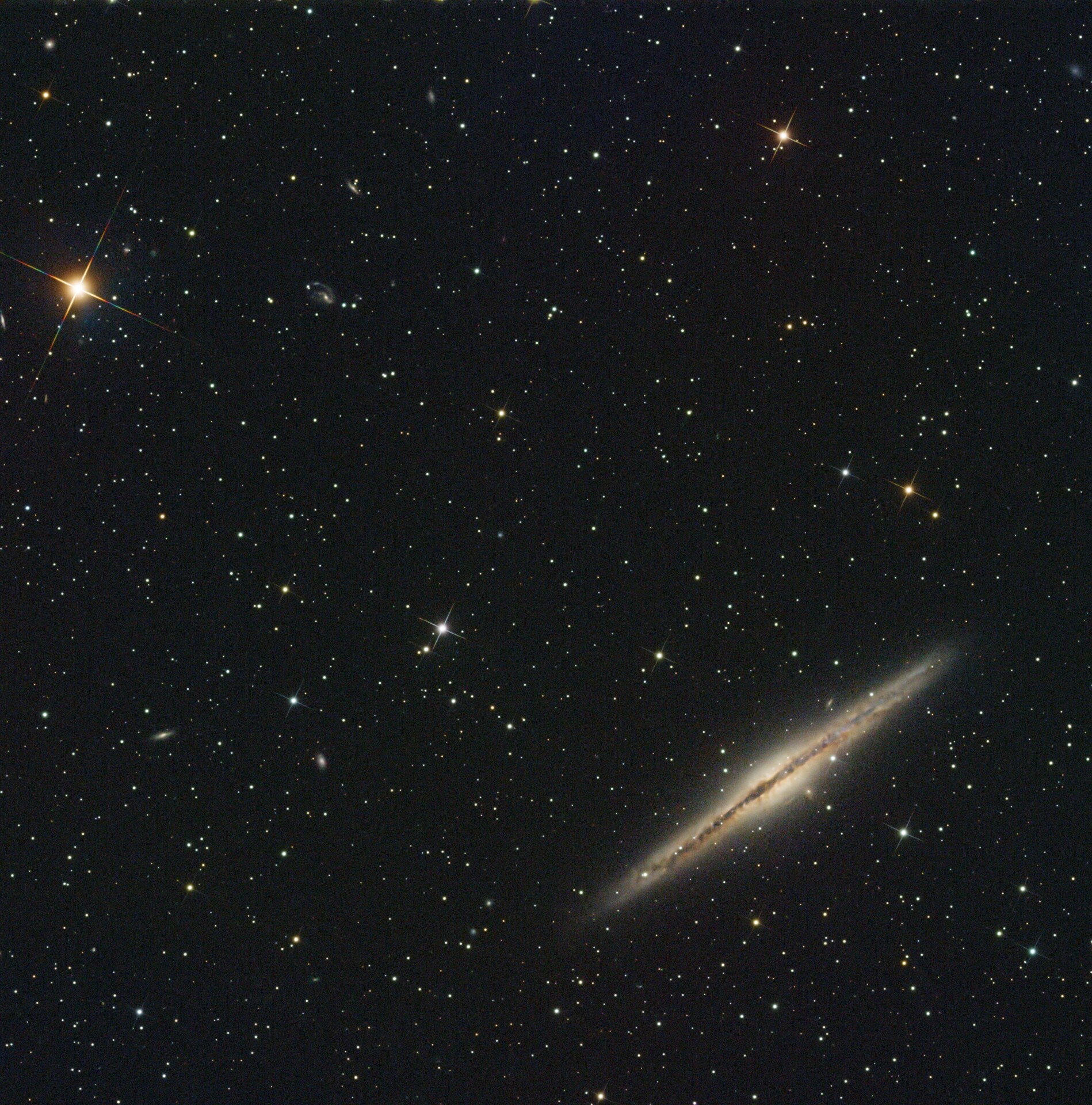 一剑开天门银裂星系ngc891